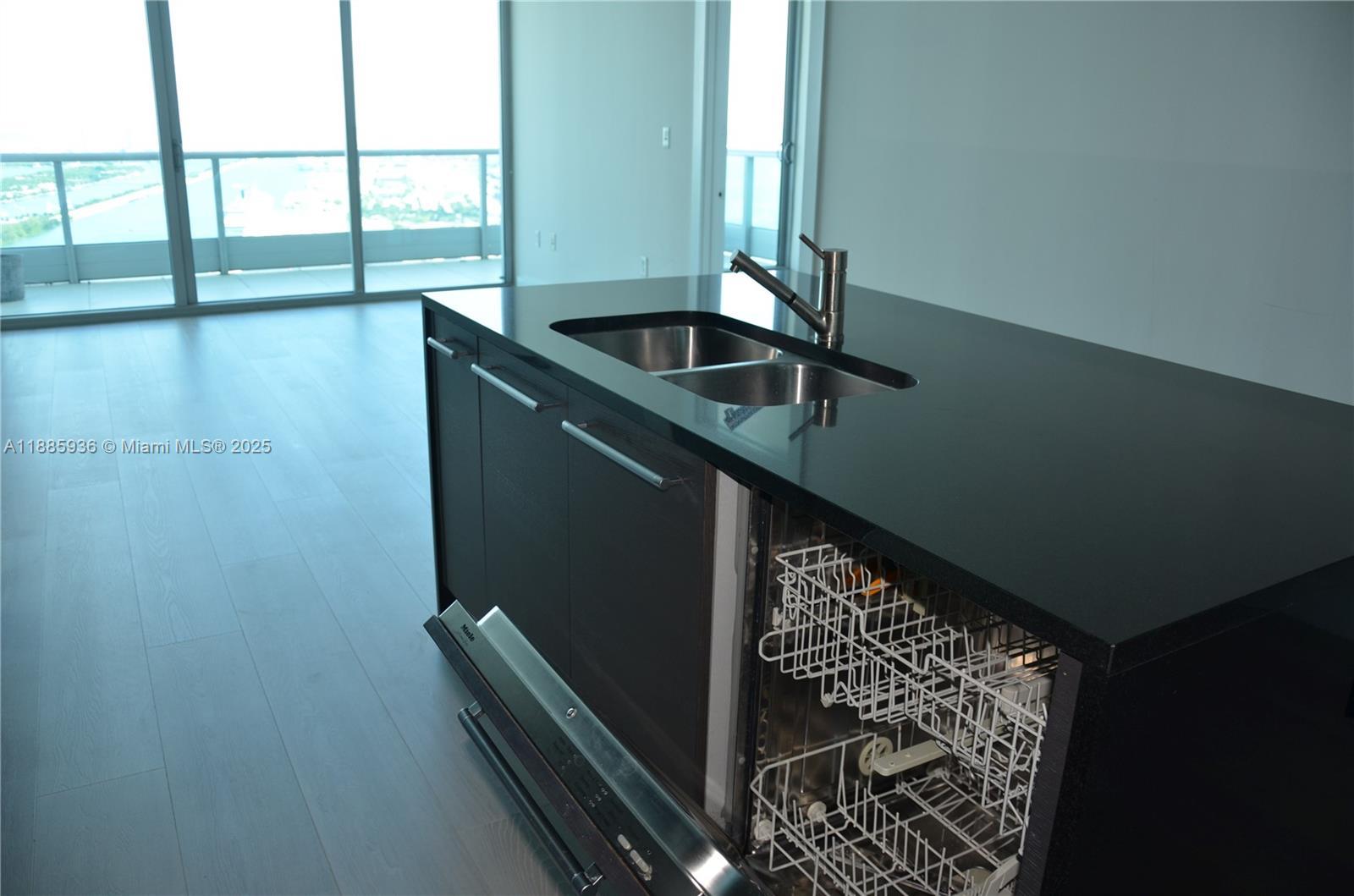 900 Biscayne Blvd # 5104, Miami FL 33132 photo 5