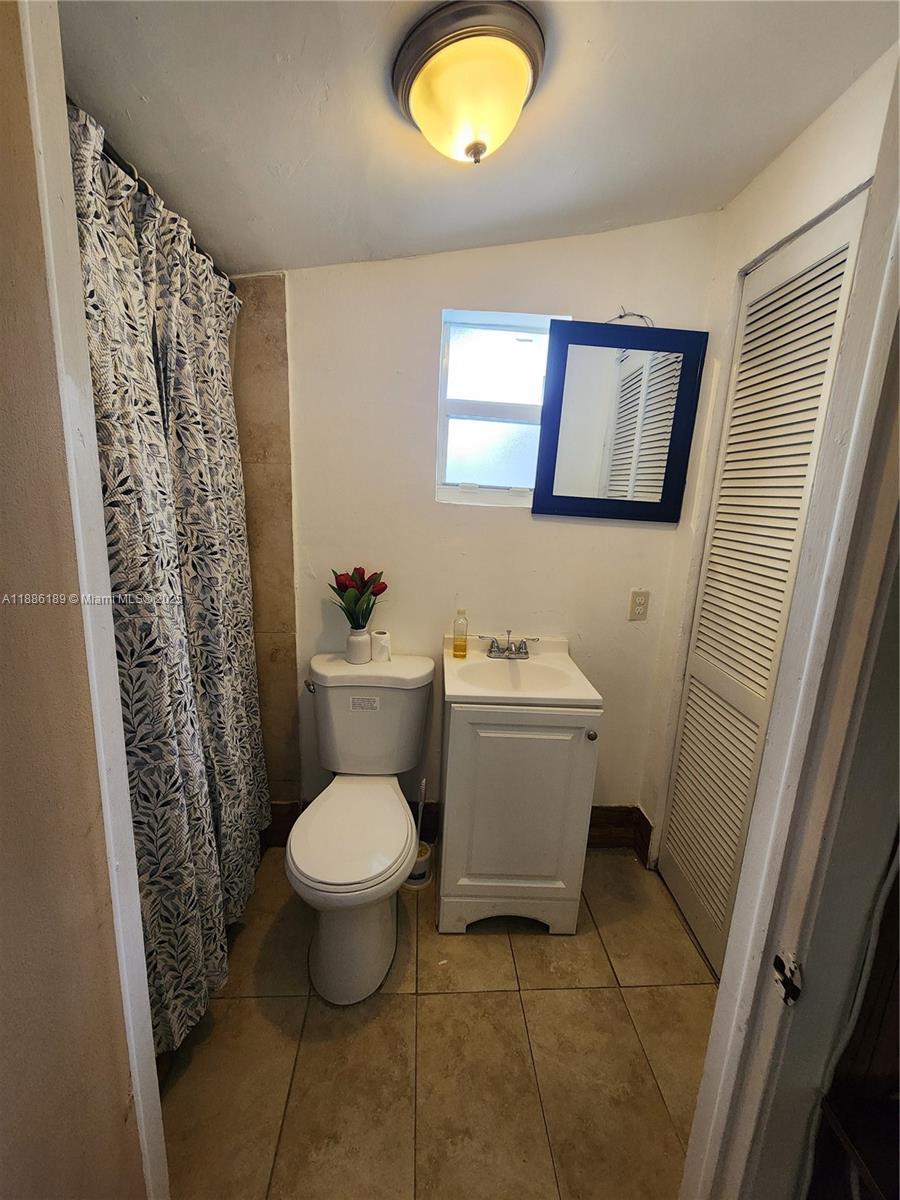 19631 NE 12th Ct, Miami FL 33179 photo 3