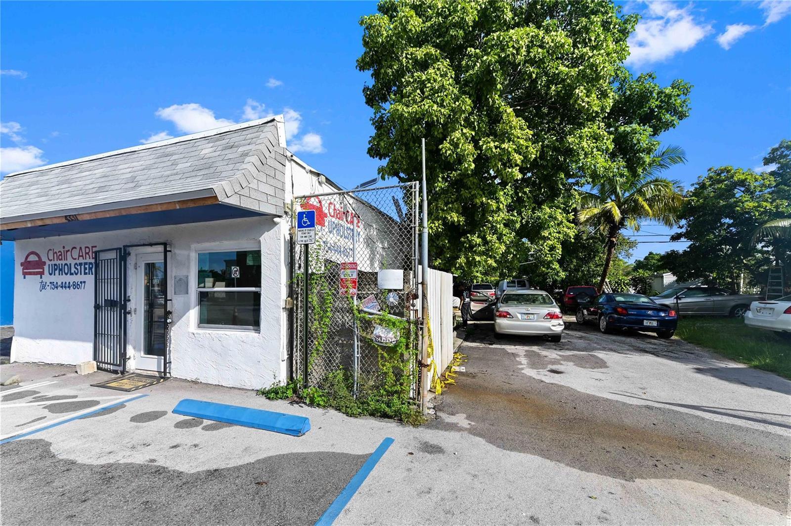 4331 W Hallandale Beach Boulevard, Hollywood FL 33023 photo 2