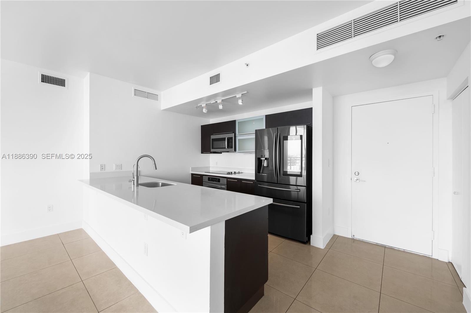 90 SW 3rd St # 3305, Miami FL 33130 photo 3