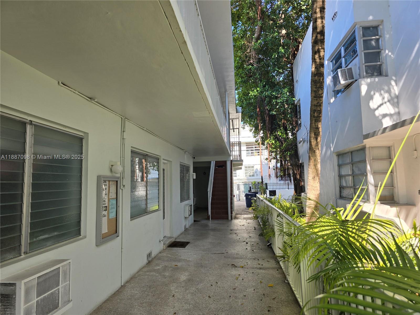 835 Meridian Ave # 4, Miami Beach FL 33139 photo 2