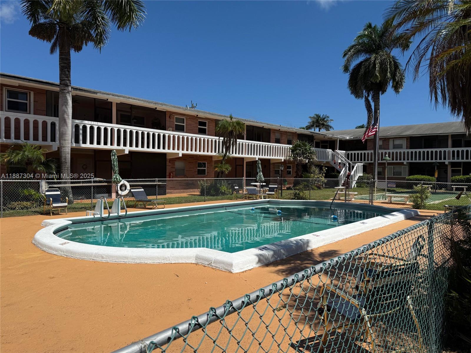 160 NE 8th Ave # 25A, Hallandale Beach FL 33009