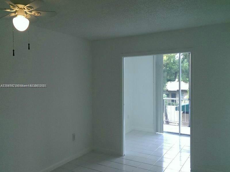 Miami, FL 33161 photo 4