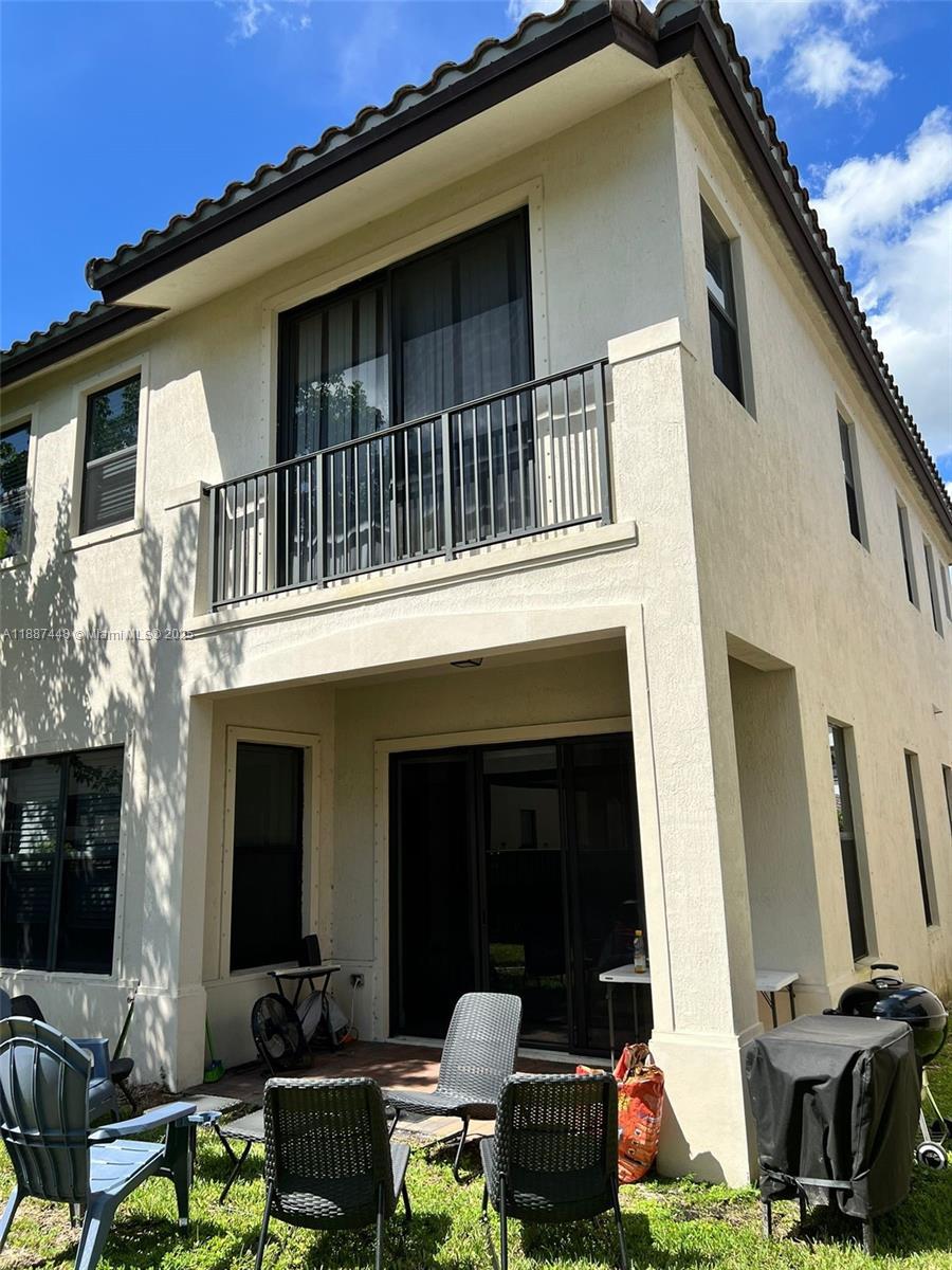 3214 W 97th St, Hialeah FL 33018 photo 3