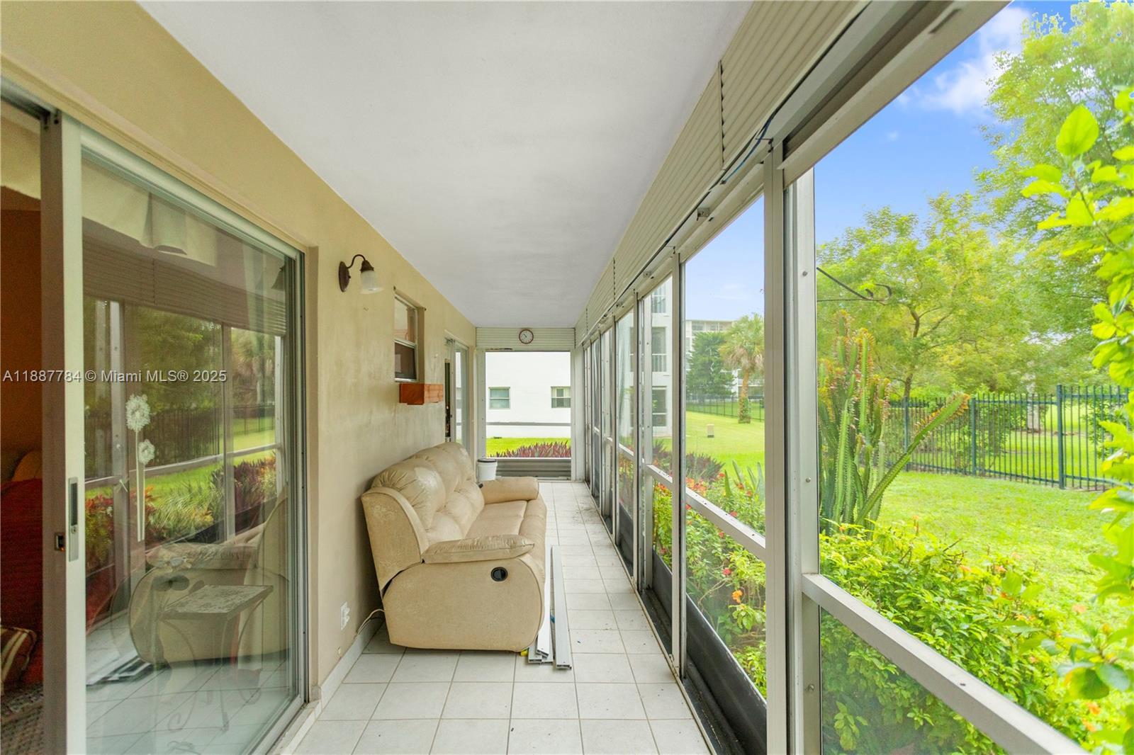 4800 Hillcrest Ln # 101, Hollywood FL 33021 photo 3
