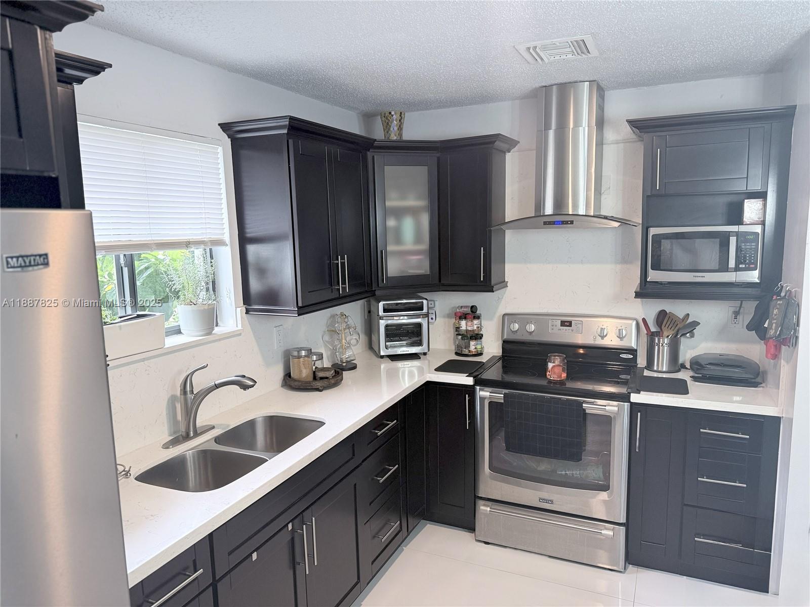 2150 NW 43rd St, Miami FL 33142 photo 5