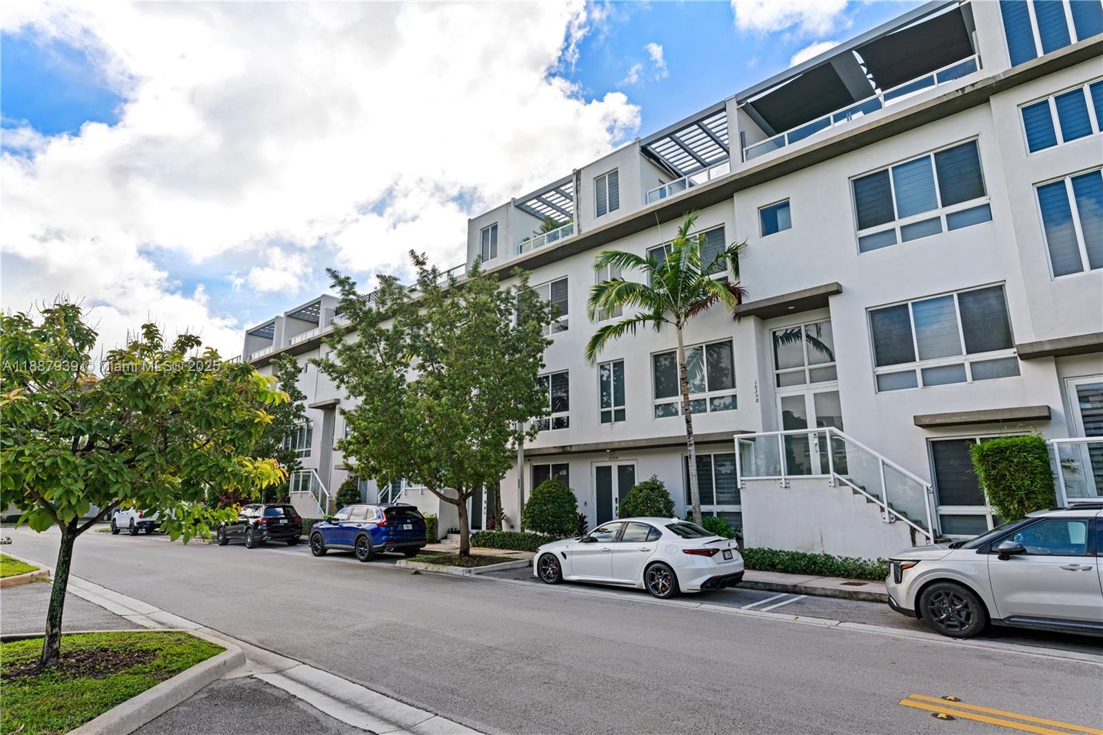 10354 NW 64th St, Doral FL 33178