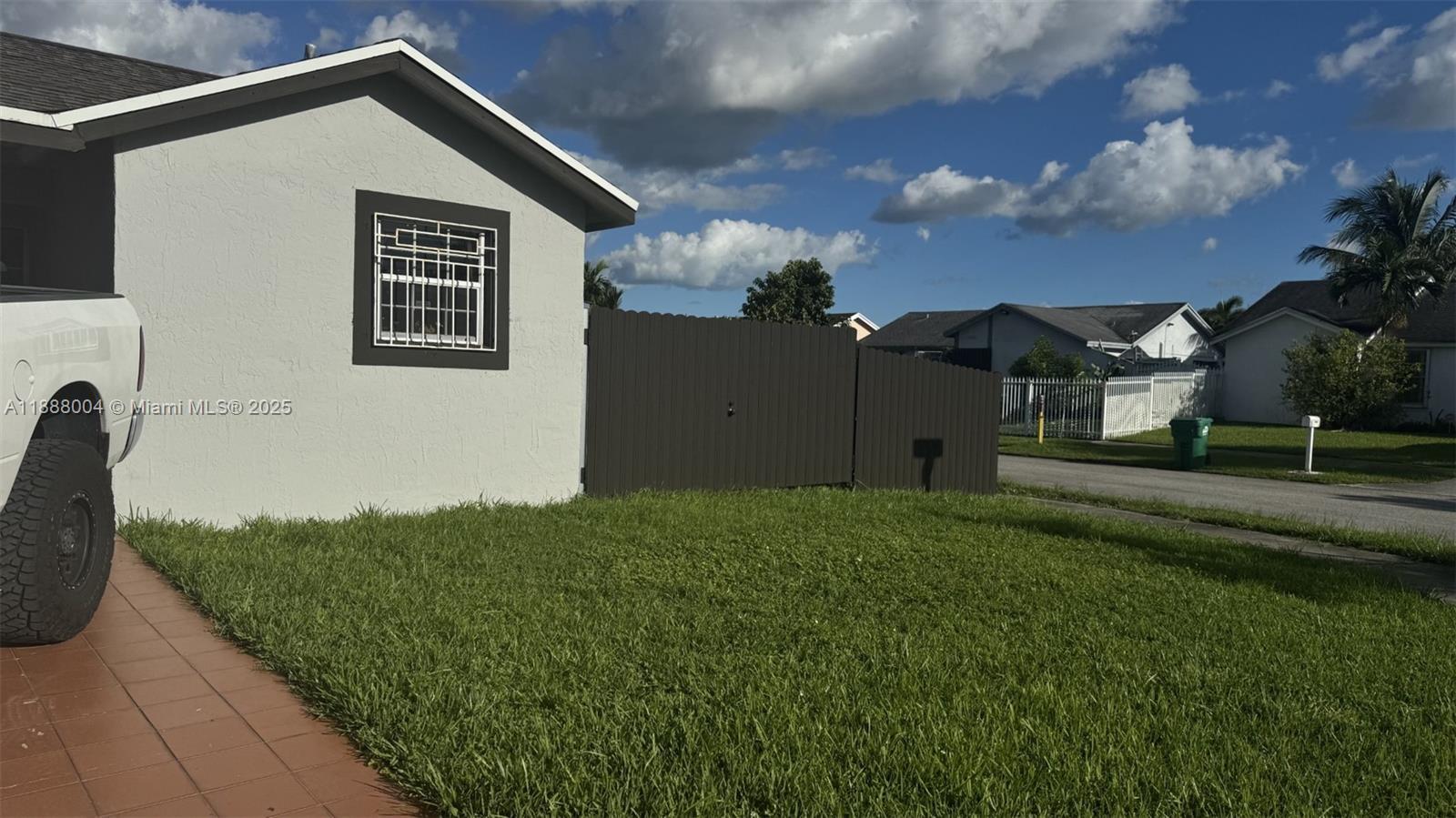 20923 SW 126th Ct, Miami FL 33177 photo 2