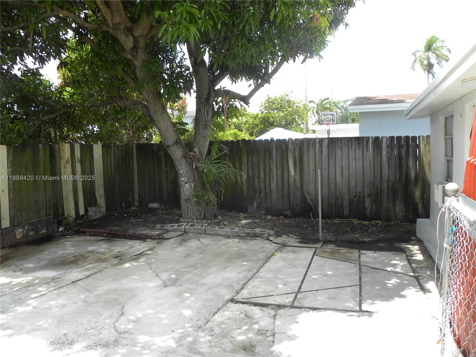 214 NW 49th Ave rear, Miami FL 33126 photo 3