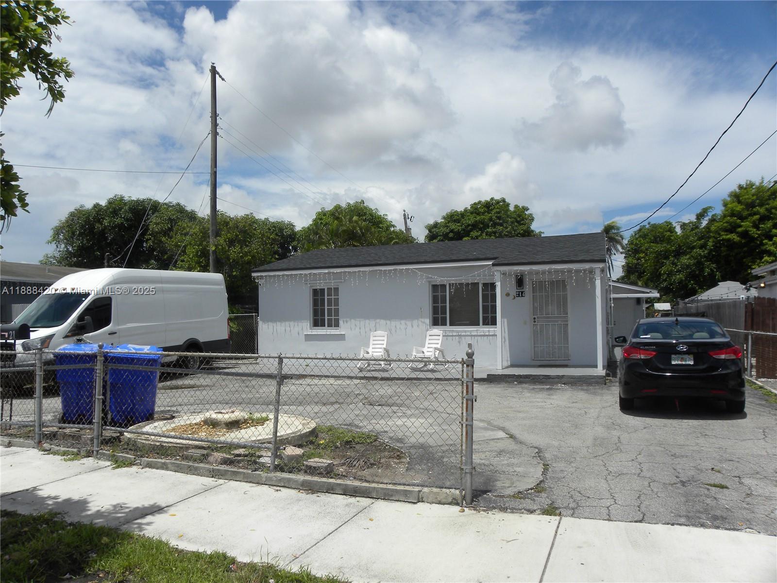 214 NW 49th Ave rear, Miami FL 33126