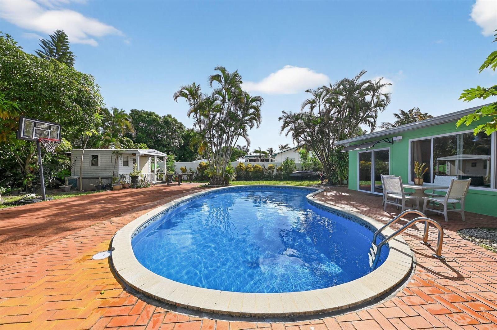 407 Highwood Circle, Jupiter FL 33458