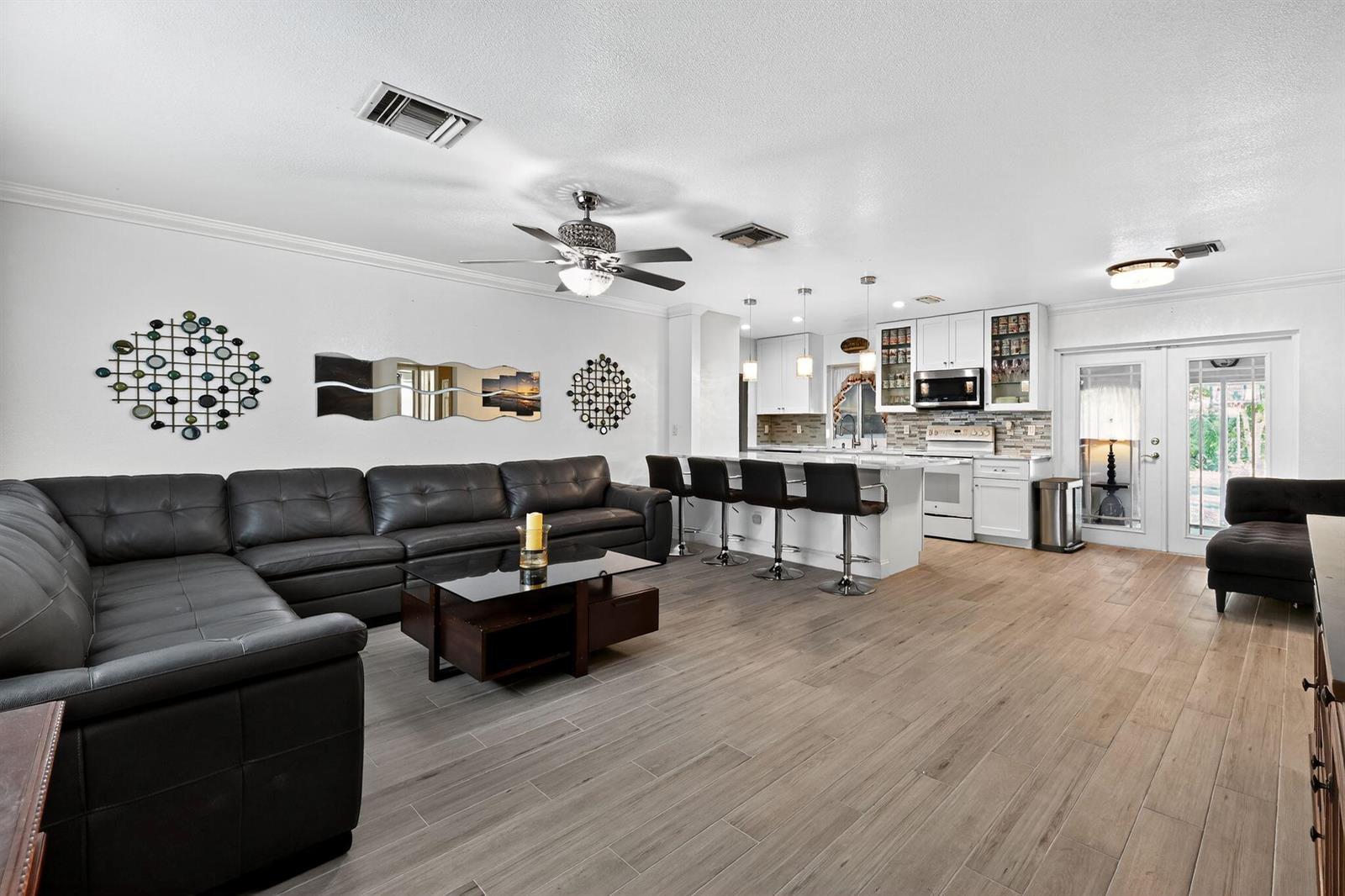 407 Highwood Circle, Jupiter FL 33458 photo 4