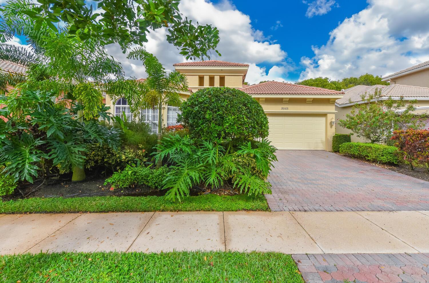 9565 Via Elegante, Wellington FL 33411 photo 2