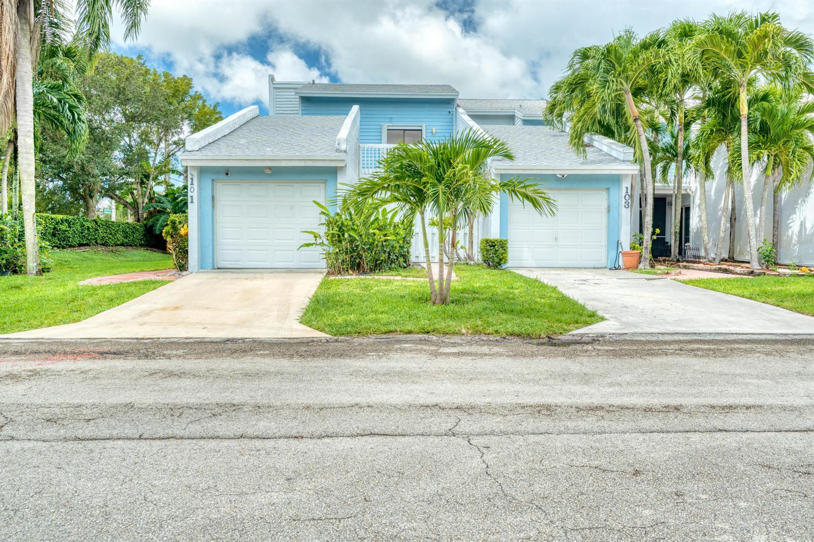 101 Fairway Lane, Royal Palm Beach FL 33411