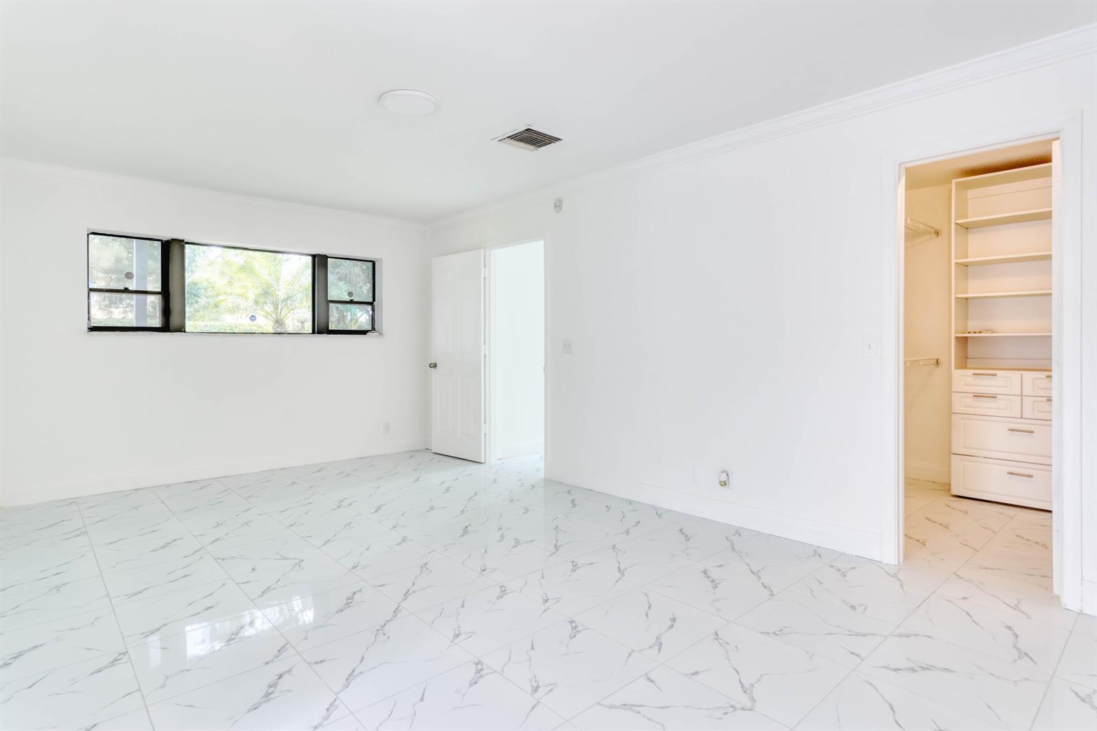 101 Fairway Lane, Royal Palm Beach FL 33411 photo 4
