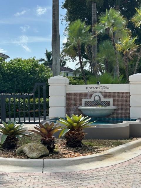 8523 SW 139th Ter, Palmetto Bay FL 33158 photo 2