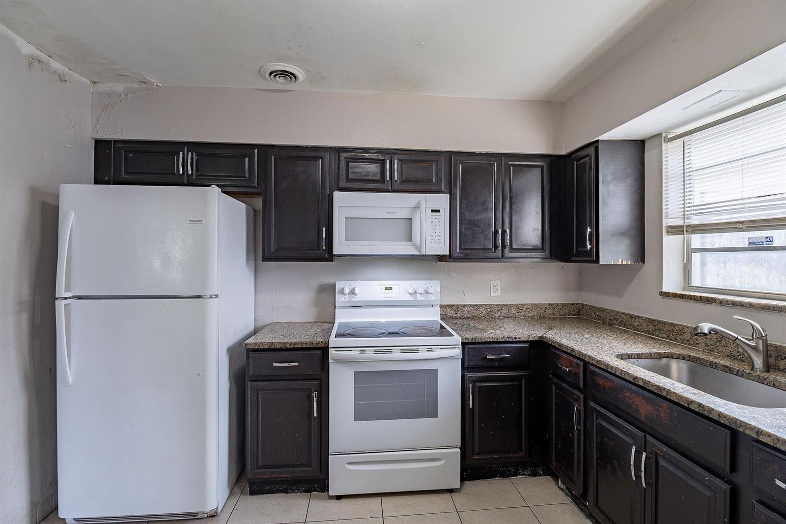 404 NW 5th Avenue, Boynton Beach FL 33435 photo 3