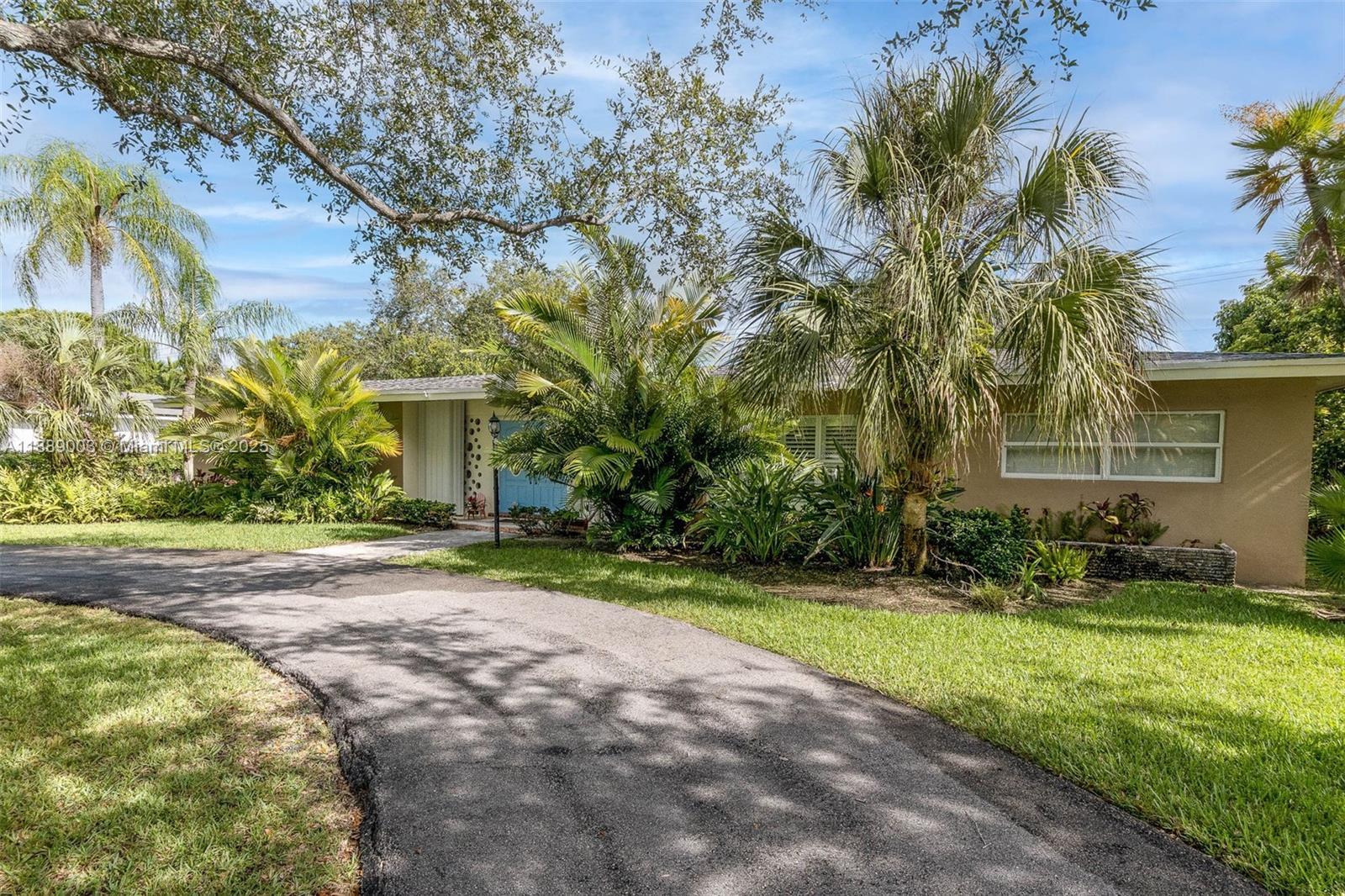 8241 SW 142nd St, Palmetto Bay FL 33158 photo 2