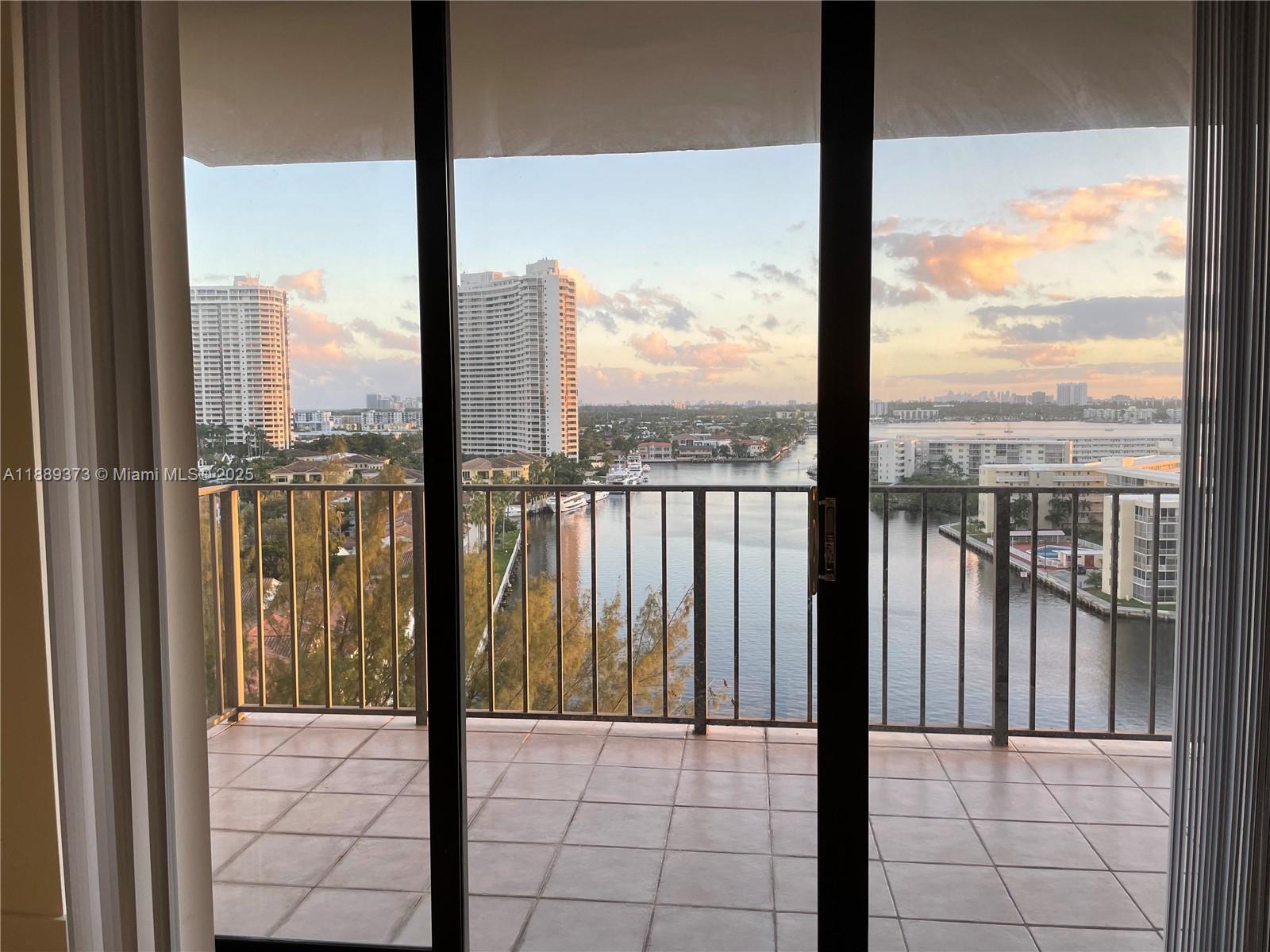 18151 NE 31st Ct # 1411, Aventura FL 33160 photo 2