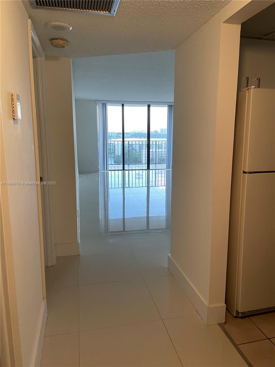 18151 NE 31st Ct # 1411, Aventura FL 33160 photo 3