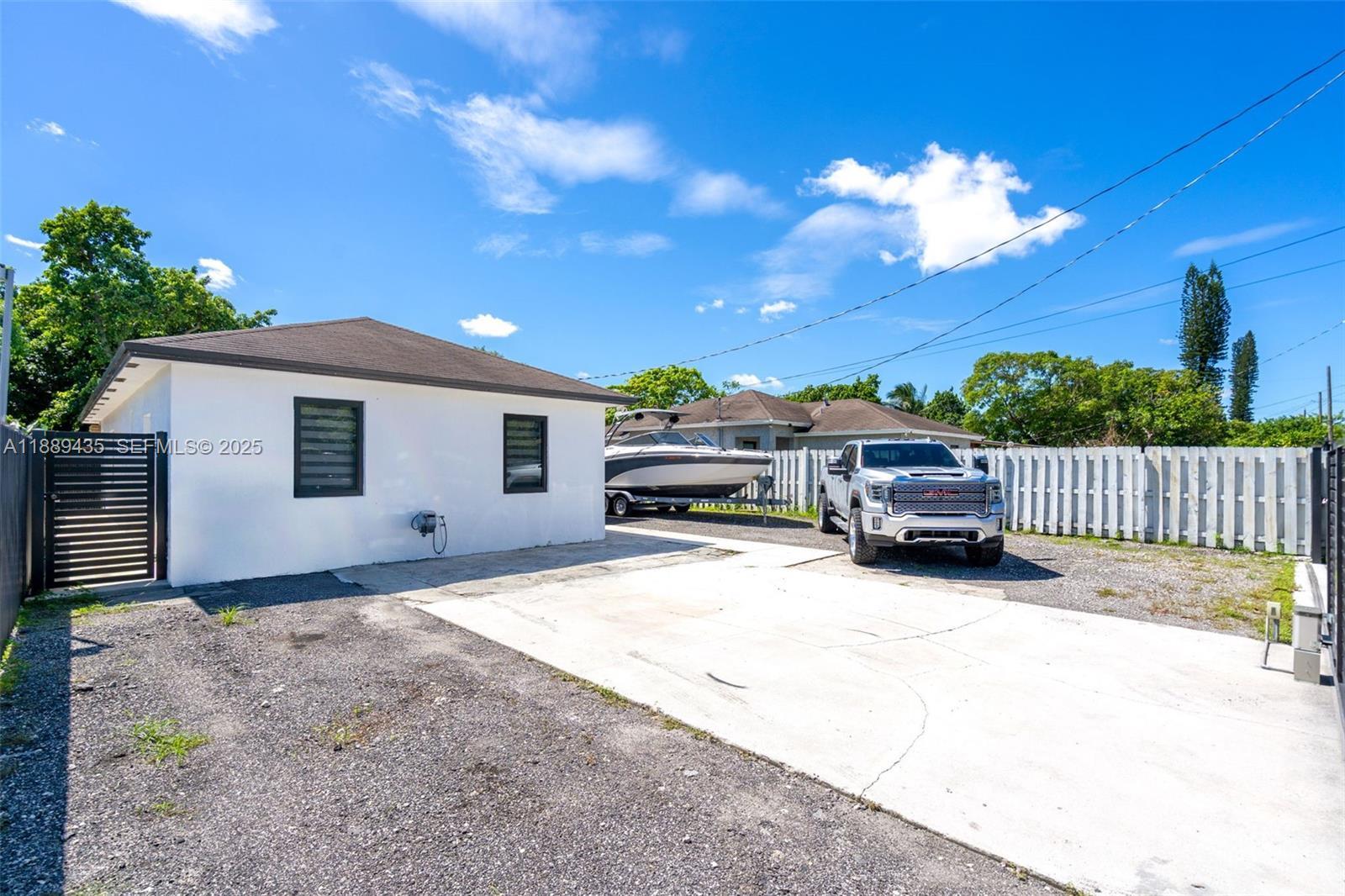 3022 NW 95th St, Miami FL 33147 photo 4