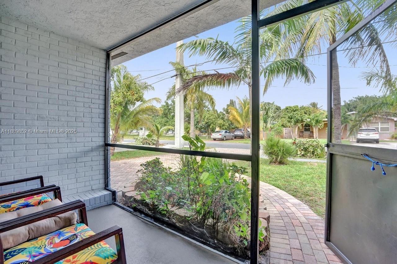 208 SW 2nd Ave, Hallandale Beach FL 33009 photo 5