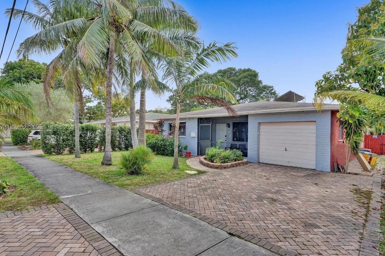 208 SW 2nd Ave, Hallandale Beach FL 33009 photo 4