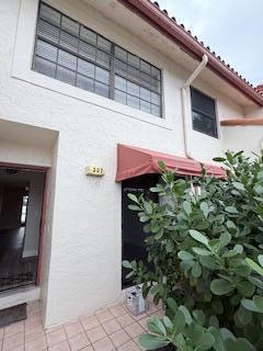 307 Liberty Court, Deerfield Beach FL 33442 photo 2