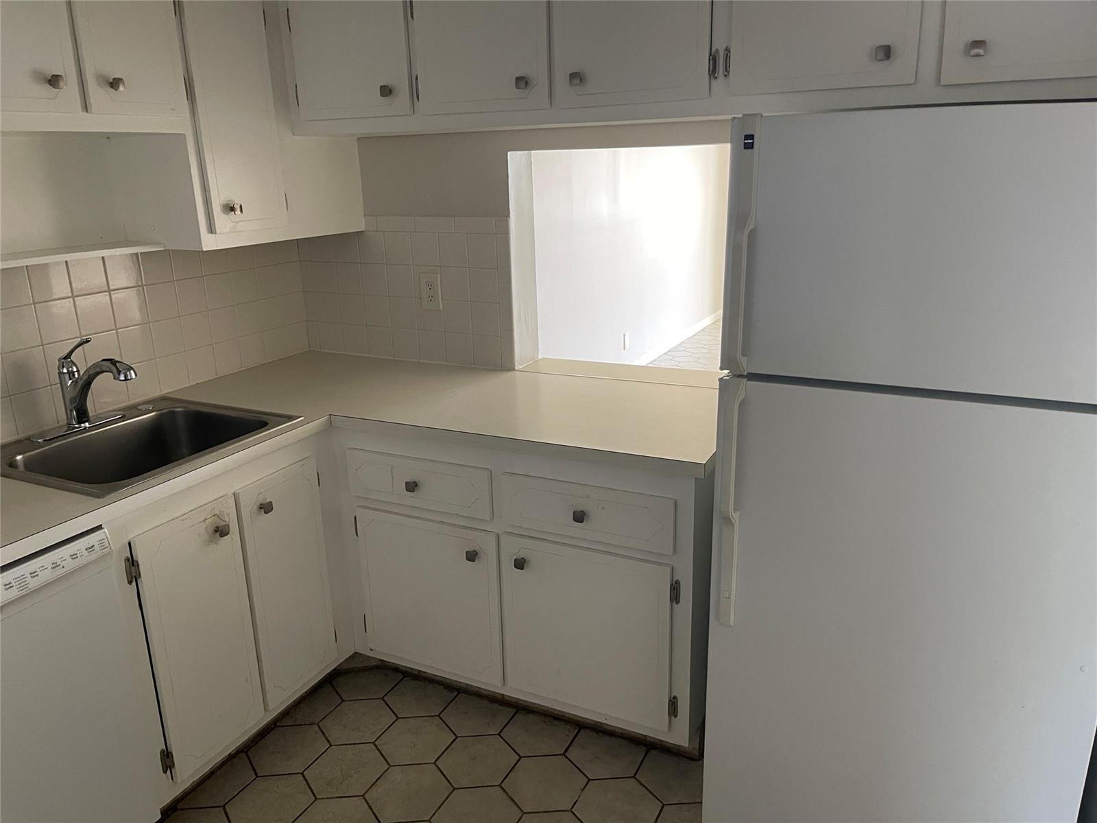 1005 Country Club Drive # 205, Margate FL 33063 photo 2