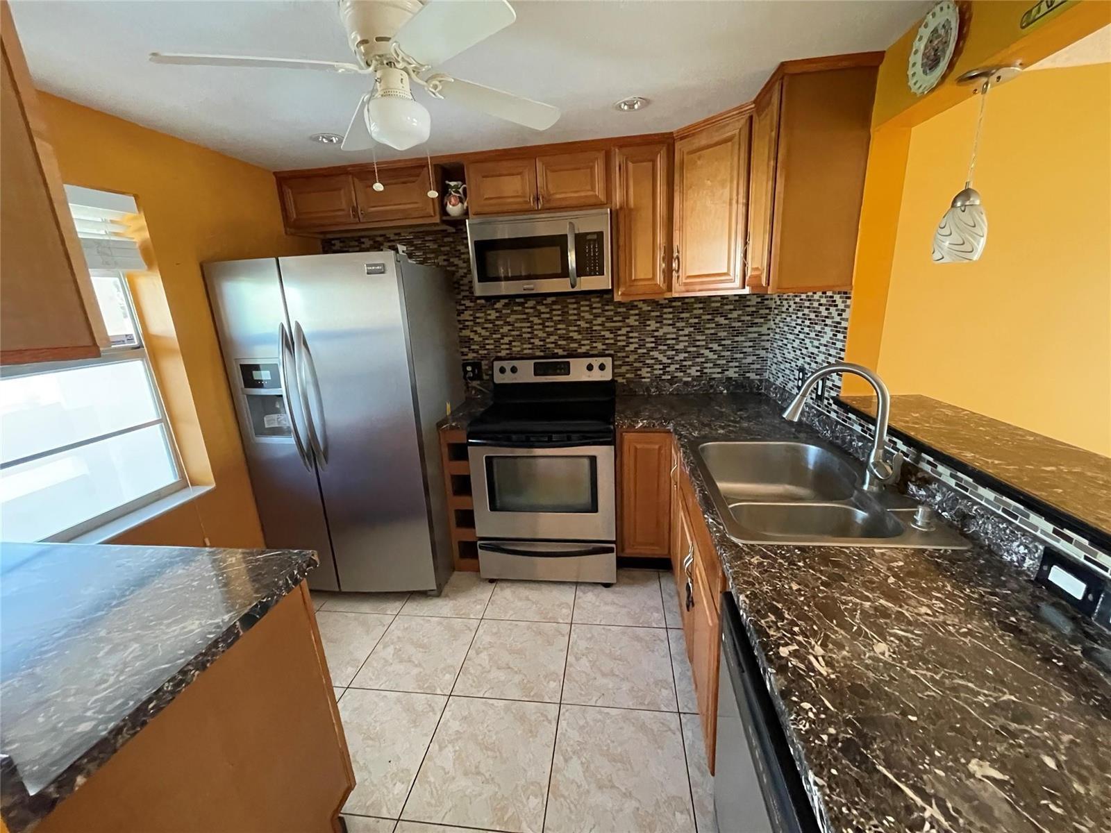 1025 Country Club Drive # 407, Margate FL 33063 photo 4