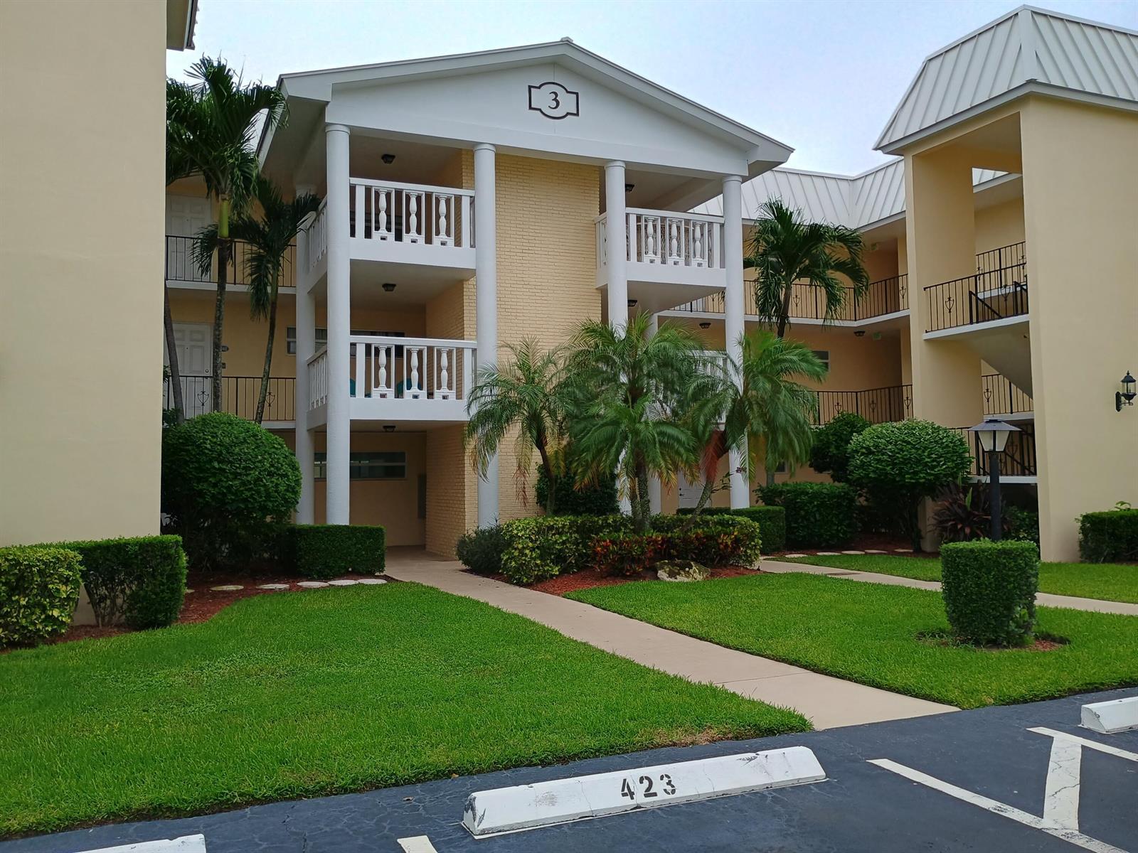 3 Colonial Club Drive # 100, Boynton Beach FL 33435
