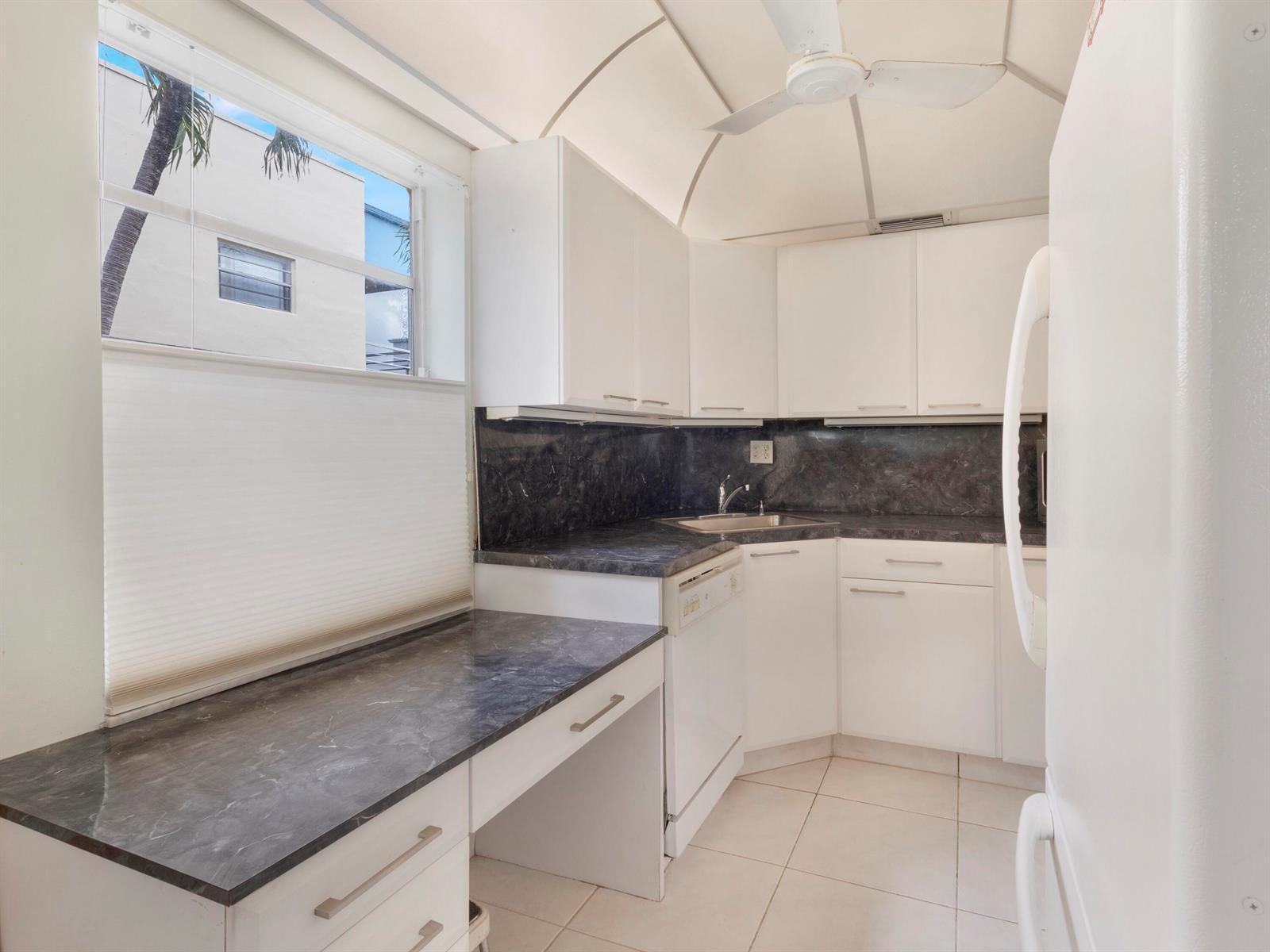 405 Burgundy I, Delray Beach FL 33484 photo 3