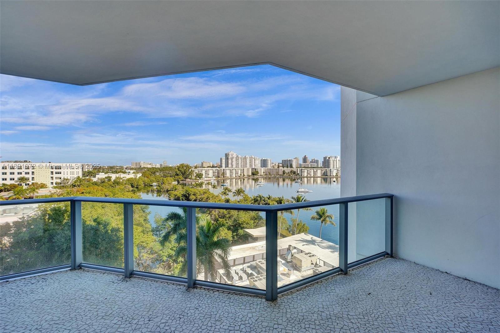 17301 Biscayne Blvd # 708, North Miami Beach FL 33160 photo 4