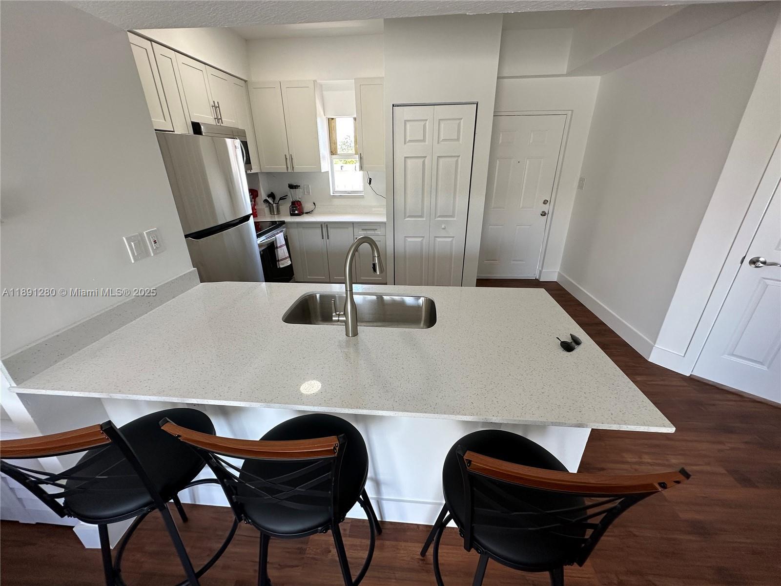 1638 SW 3rd St # 303, Miami FL 33135 photo 2