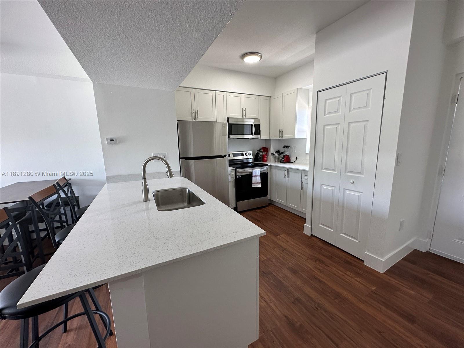 1638 SW 3rd St # 303, Miami FL 33135 photo 3