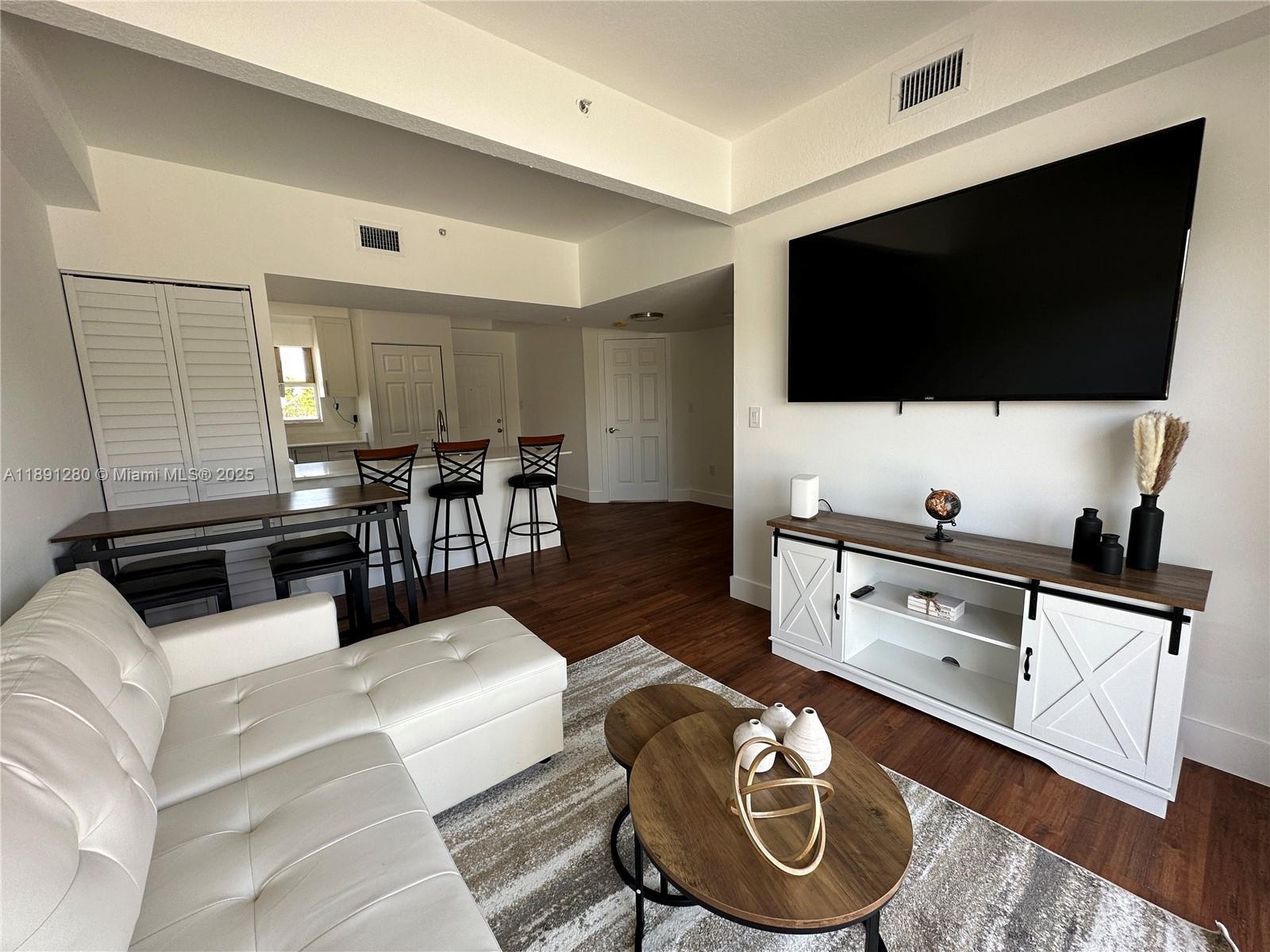 1638 SW 3rd St # 303, Miami FL 33135 photo 4