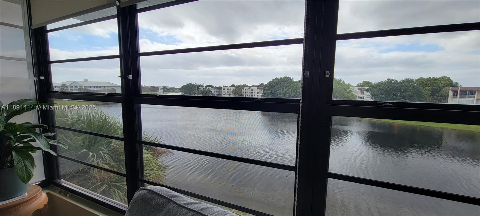 1530 Whitehall Dr # 405, Davie FL 33324 photo 2