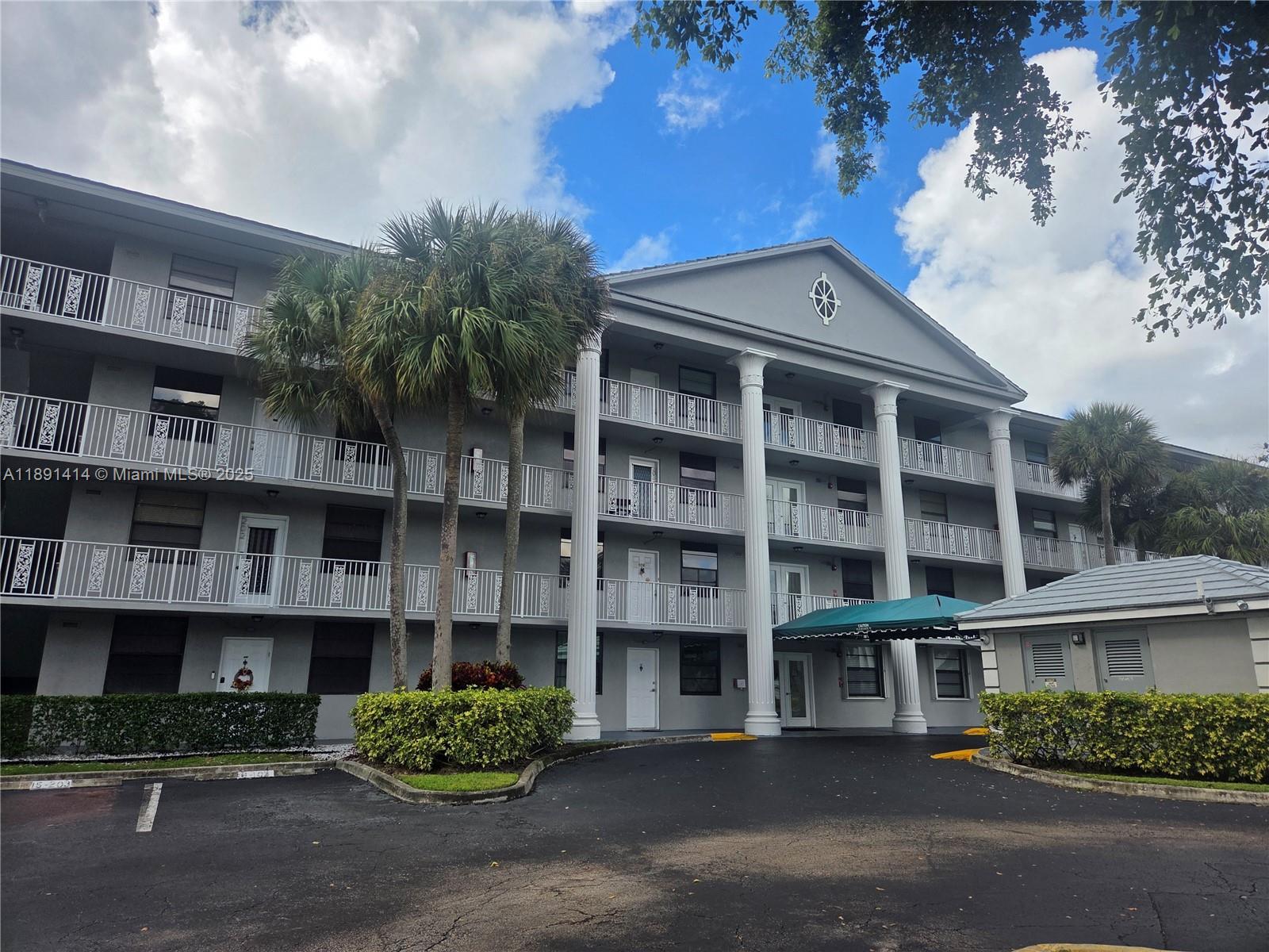 1530 Whitehall Dr # 405, Davie FL 33324