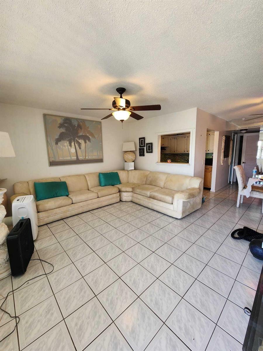 165 Camden G, West Palm Beach FL 33417 photo 3