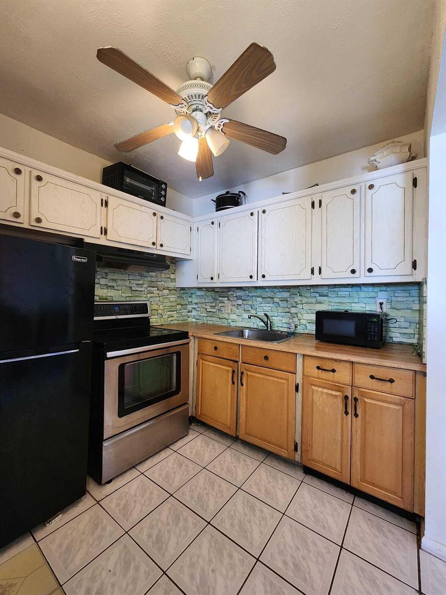 165 Camden G, West Palm Beach FL 33417 photo 5