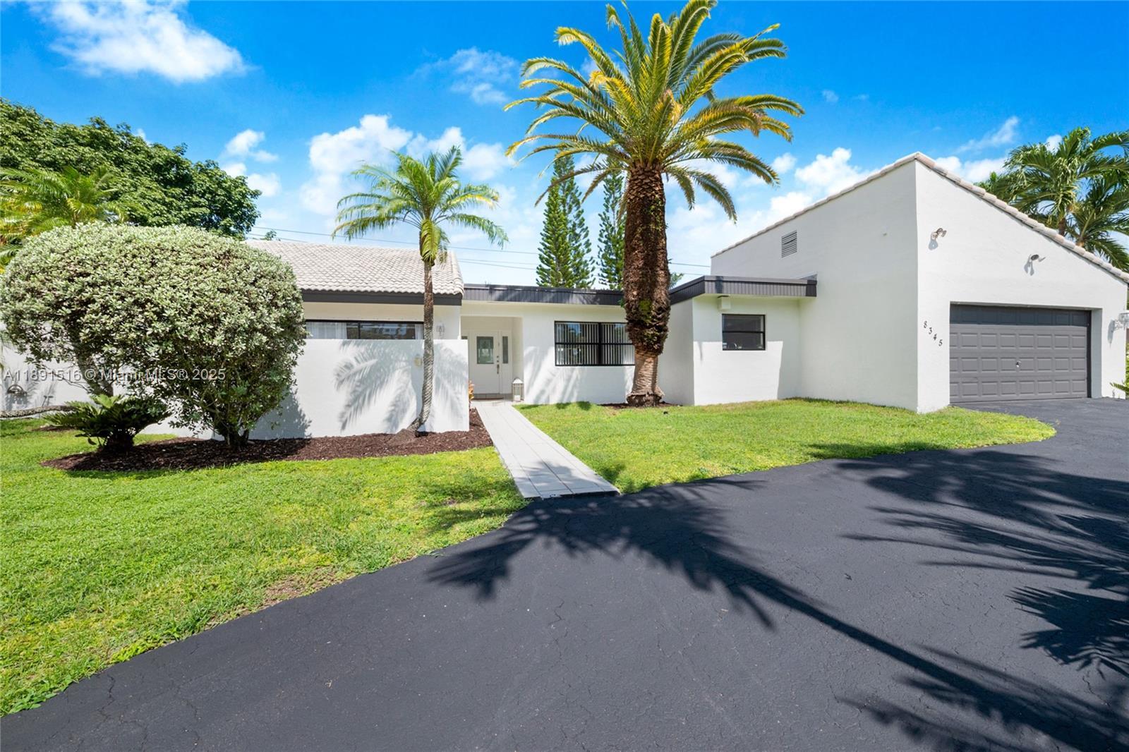 8345 SW 168th Ter, Palmetto Bay FL 33157 photo 3