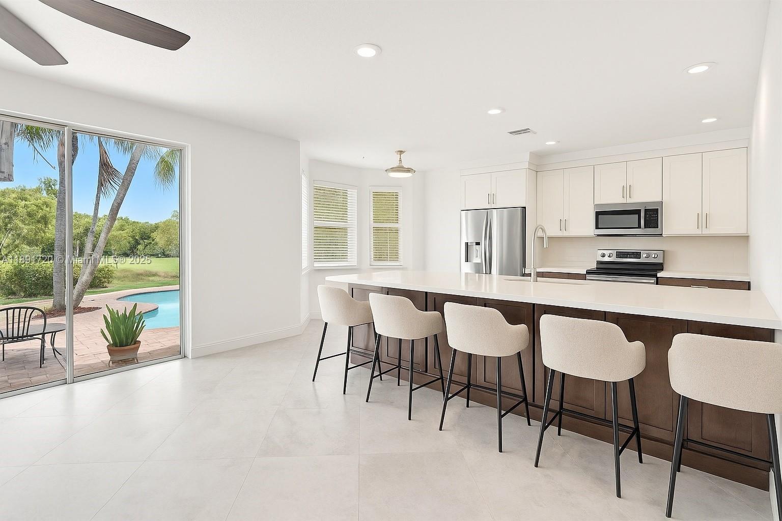 214 La Costa Ct, Weston FL 33326 photo 2