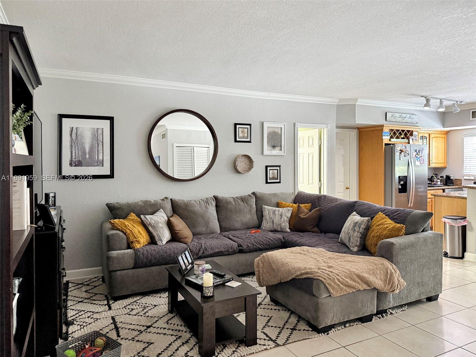 924 SE 2nd St # 17, Fort Lauderdale FL 33301 photo 2