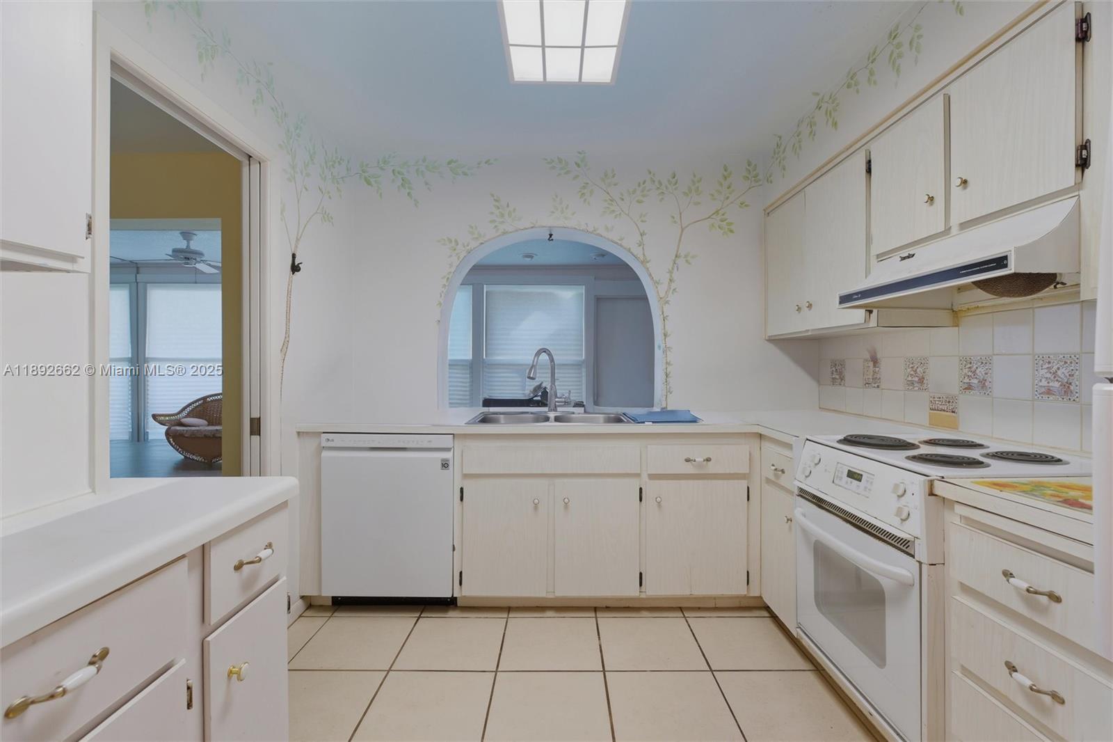 3119 Boca Ciega Drive, Other City - In The State Of Florida FL 34112 photo 4