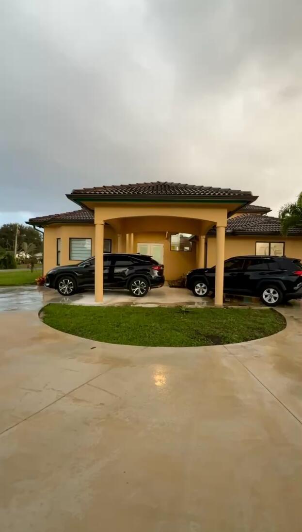 1641 NW 114th Avenue, Plantation FL 33323 photo 3