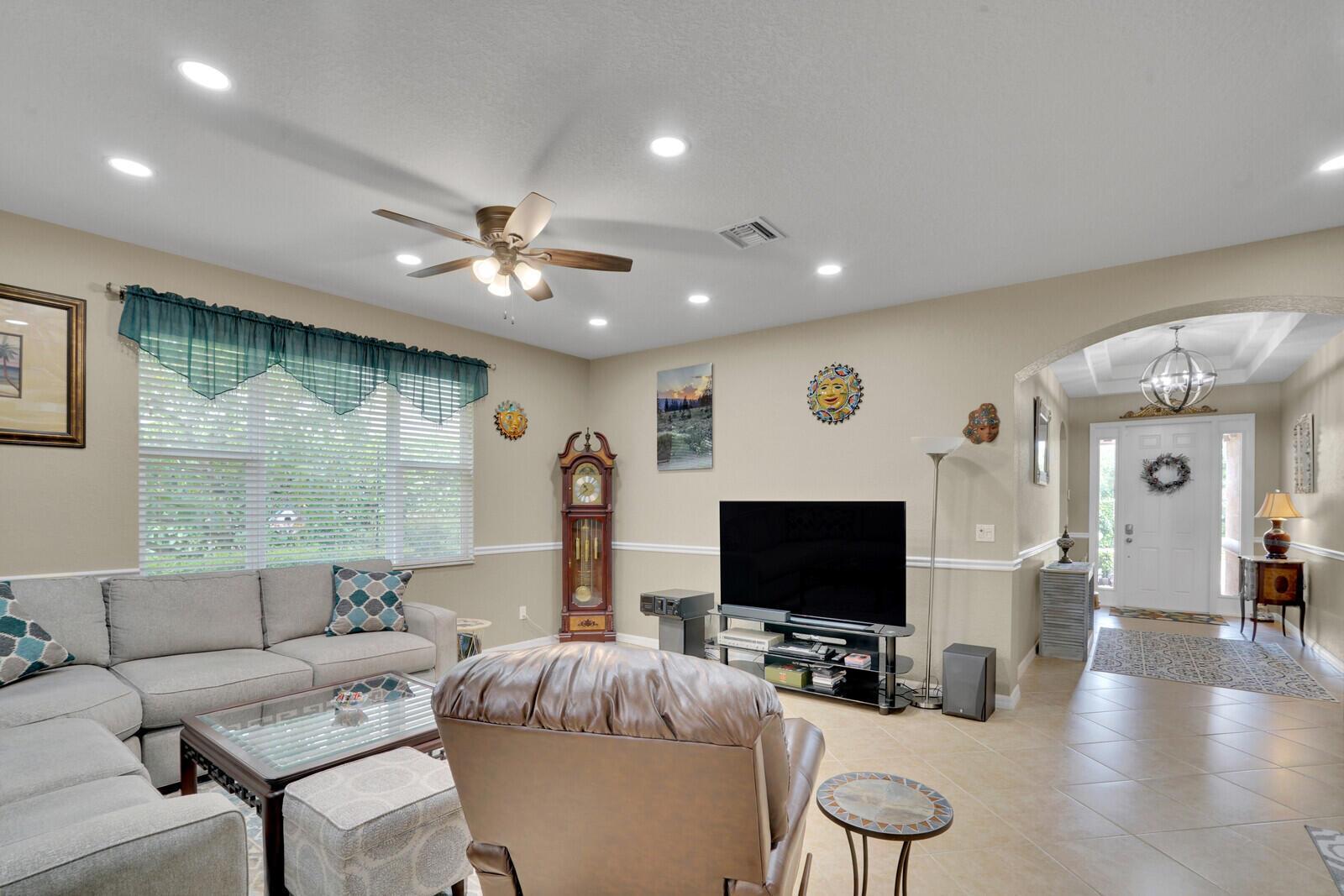 212 Behring Way, Jupiter FL 33458 photo 5
