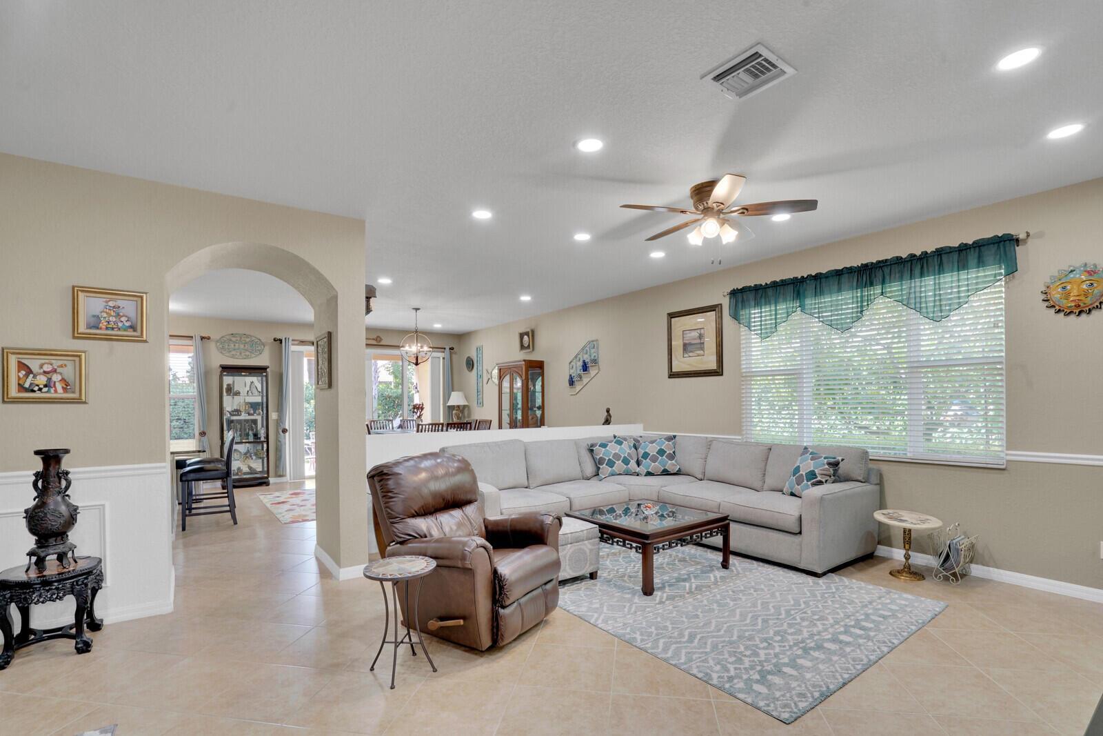 212 Behring Way, Jupiter FL 33458 photo 4