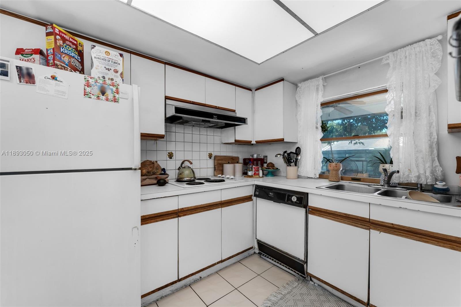 14301 SW 146th Ter, Miami FL 33186 photo 5