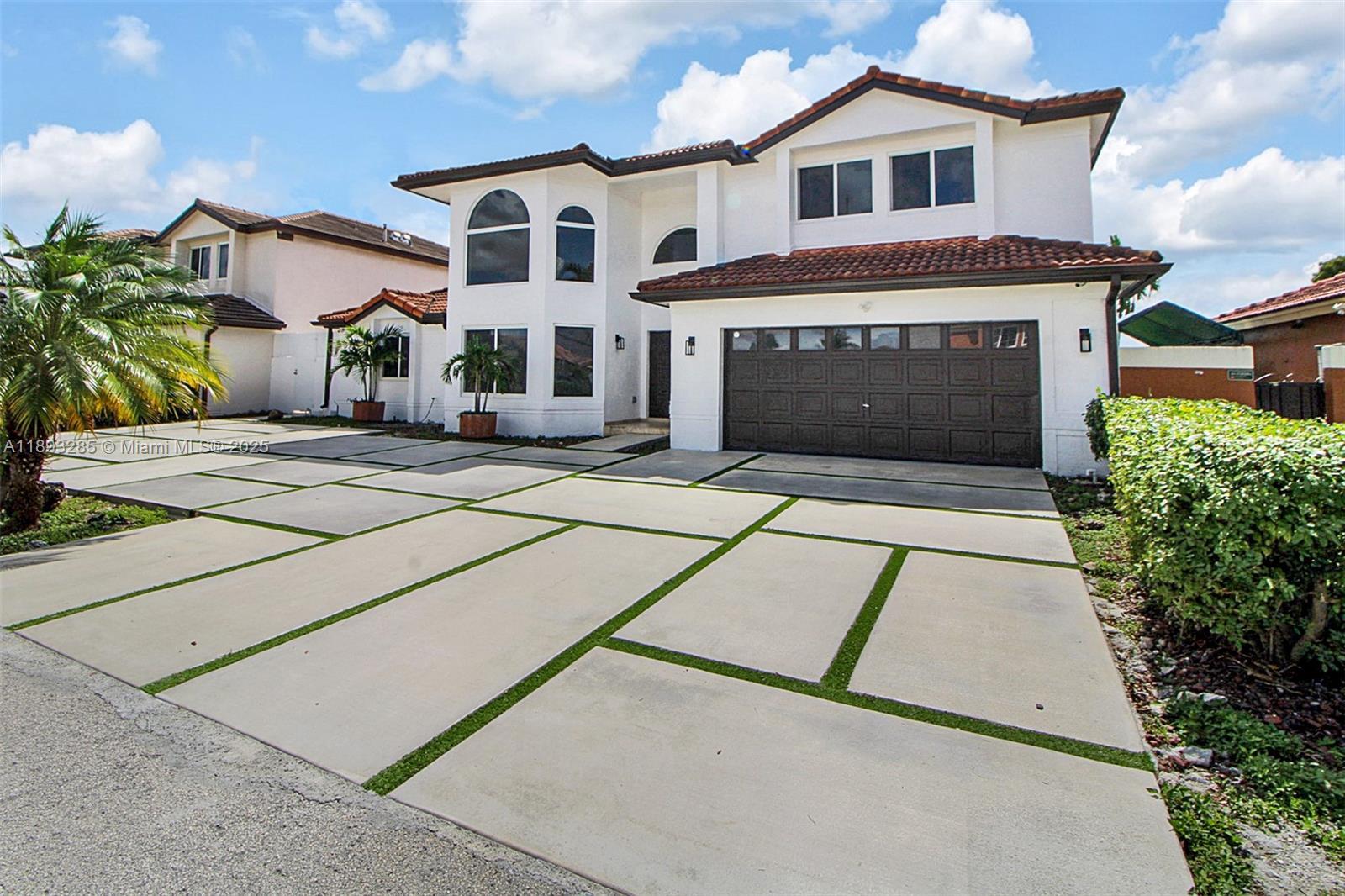 8416 NW 201st St, Miami FL 33015