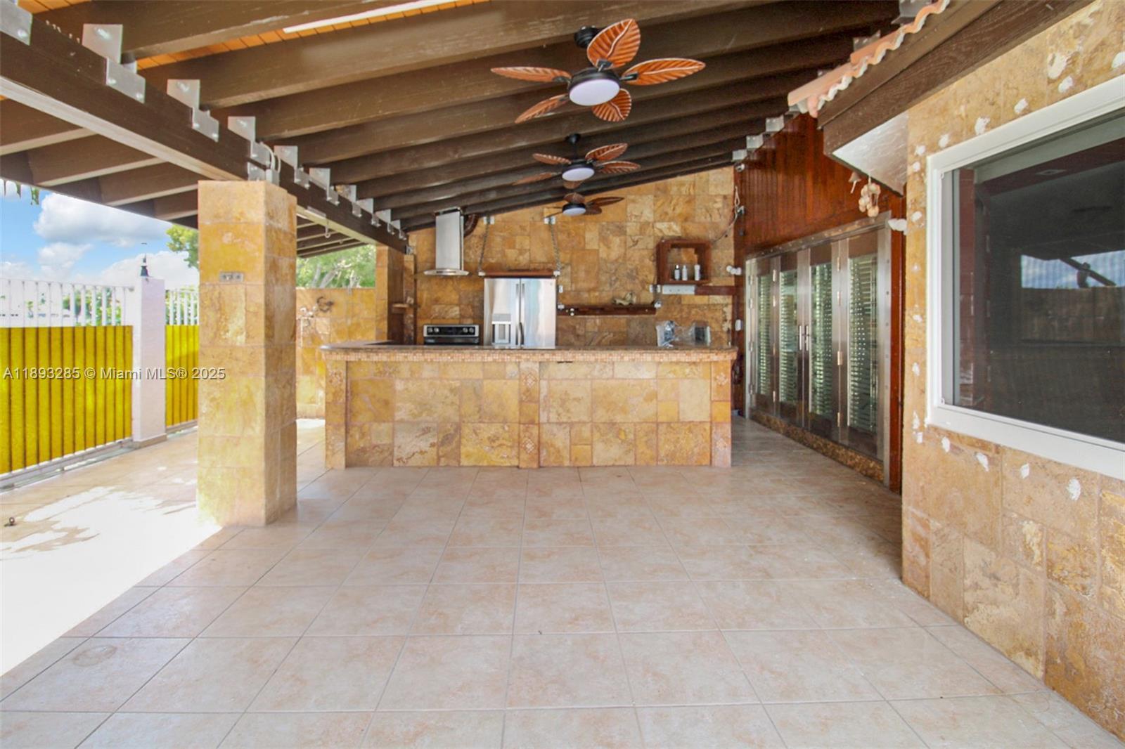 8416 NW 201st St, Miami FL 33015 photo 4